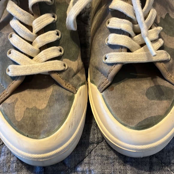 Super cute rags and bones camo tennis shoes - Picture 2 of 9